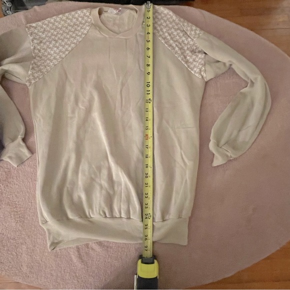 Armen sweater. Made in Canada. - Picture 10 of 12